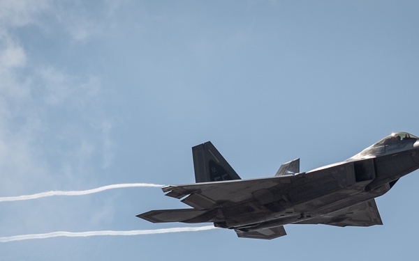 F-22 Dominates Dallas Air Show