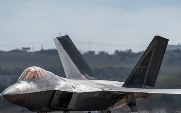 F-22 Dominates Dallas Air Show