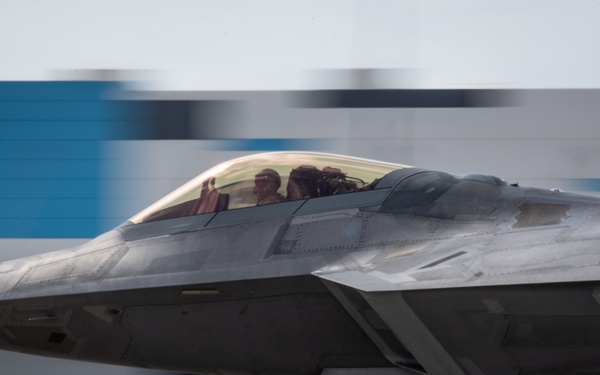 F-22 Dominates Dallas Air Show
