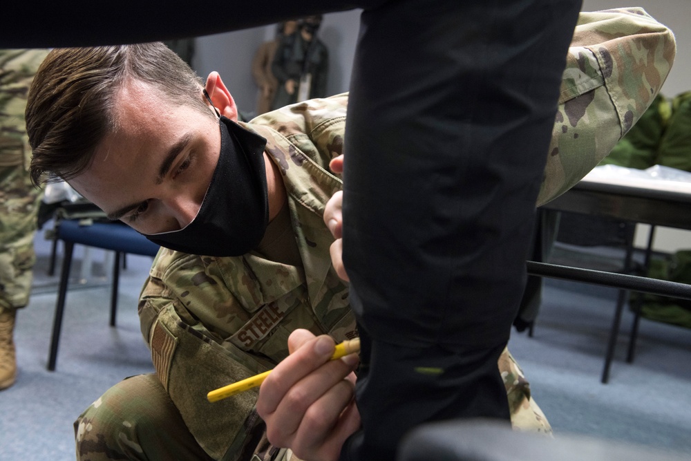 JBER’s F-22 Raptor pilots get new state-of-art flight suit