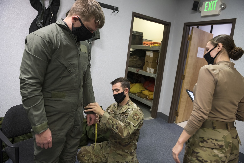 JBER’s F-22 Raptor pilots get new state-of-art flight suit