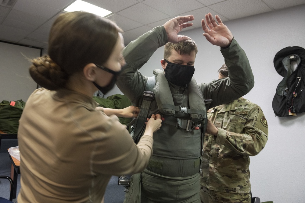 JBER’s F-22 Raptor pilots get new state-of-art flight suit