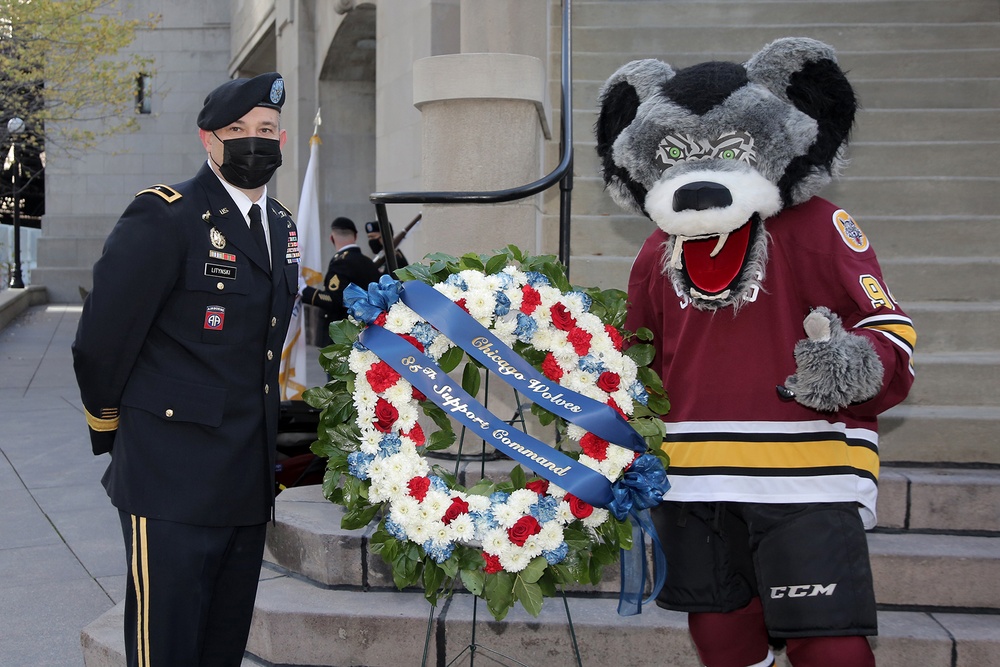 Local Army Reserve Command partners with Chicago Wolves to honor veterans on Veteran’s Day