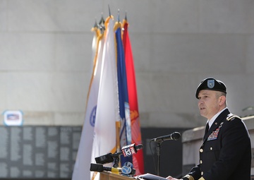 Local Army Reserve Command partners with Chicago Wolves to honor veterans on Veteran’s Day