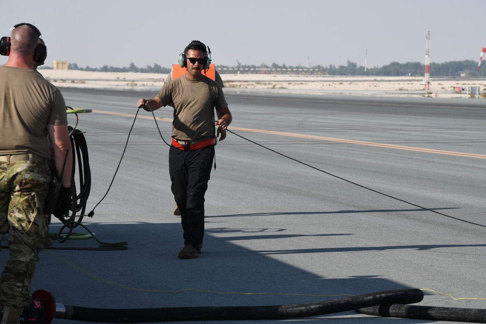 AUAB Airmen conduct hot-pit refueling on F-16 Fighting Falcons