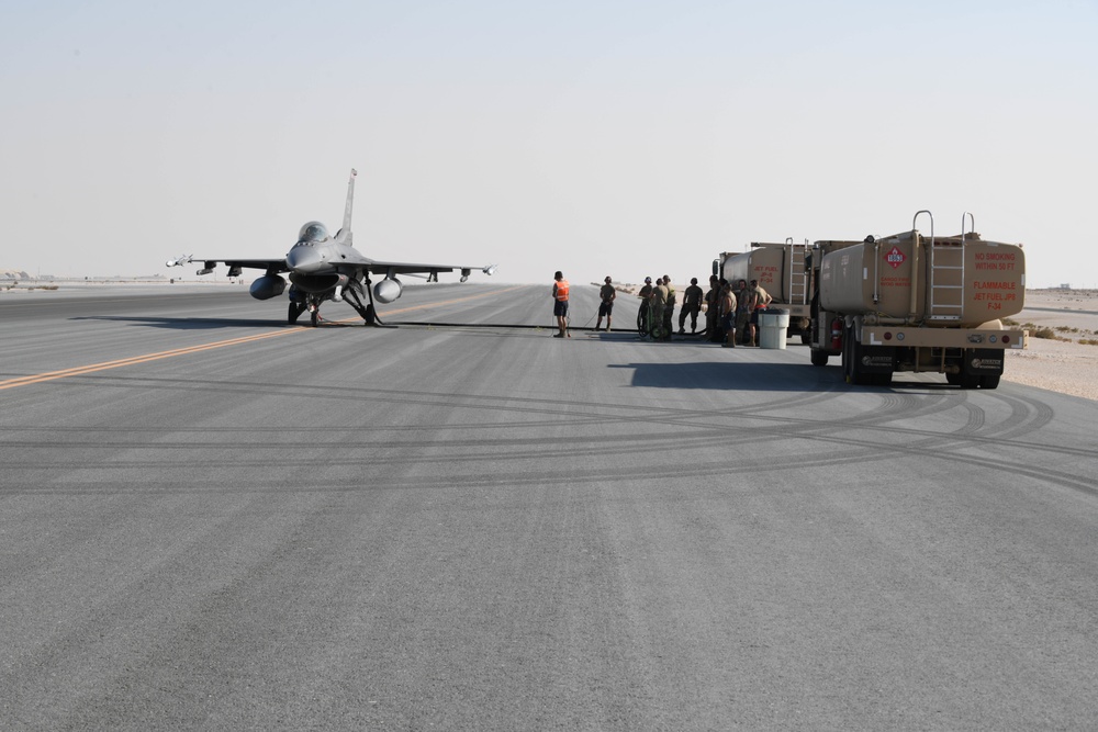 AUAB Airmen conduct hot-pit refueling on F-16 Fighting Falcons