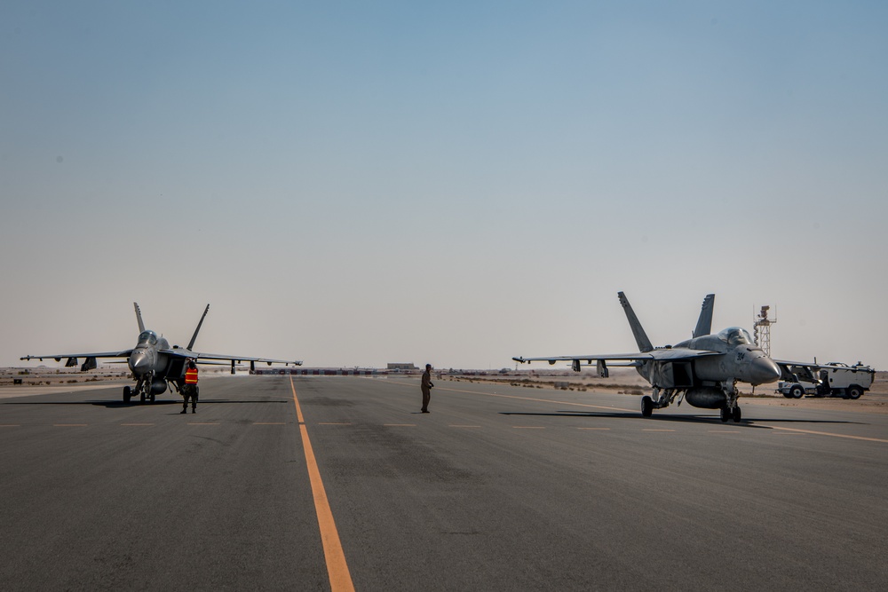 DVIDS - Images - USS Nimitz (CVN 68) F/A-18F Super Hornet aircraft hot ...