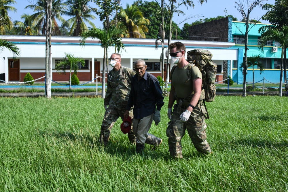 JTF-Bravo conducts medical transfer to Honduran medics