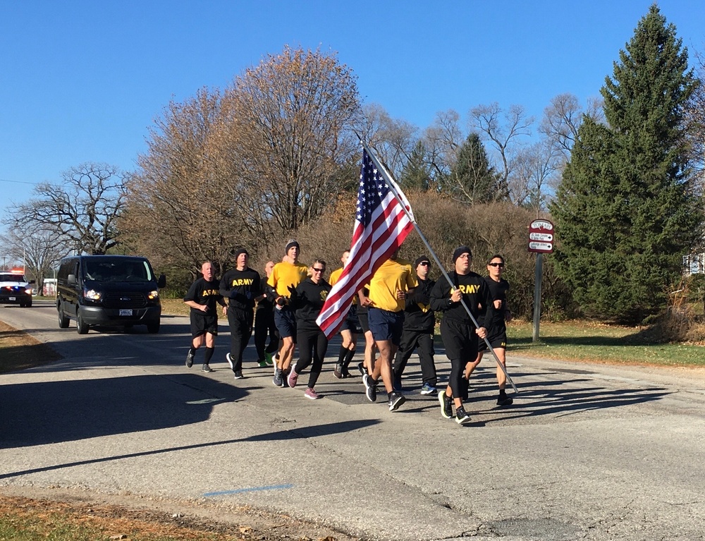 DVIDS Images Veterans Day Run [Image 9 of 12]