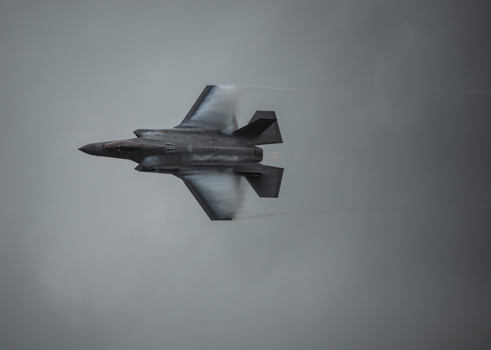 F-35 Demo Team Storms over the 2020 Stuart Air Show