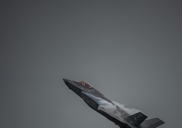 F-35 Demo Team Storms over the 2020 Stuart Air Show