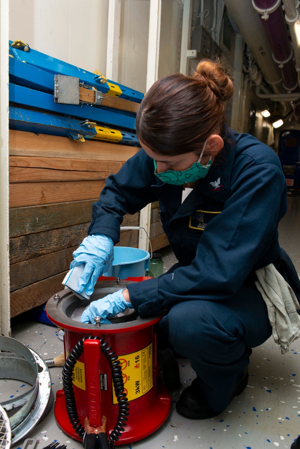 Nimitz Sailors Perform Maintenance