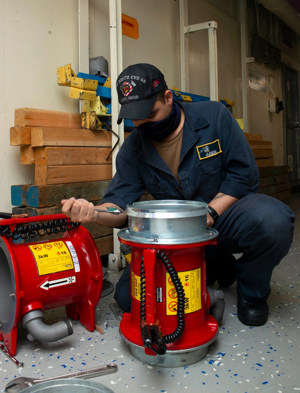 Nimitz Sailors Perform Maintenance