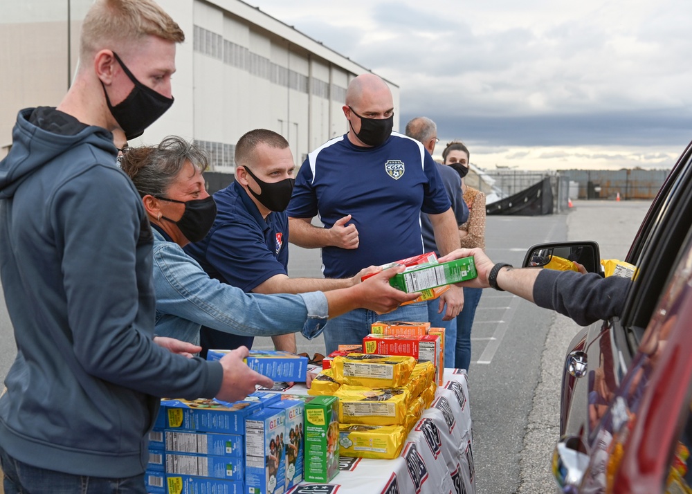 Hanscom, USO host 'Harvest Happenings'