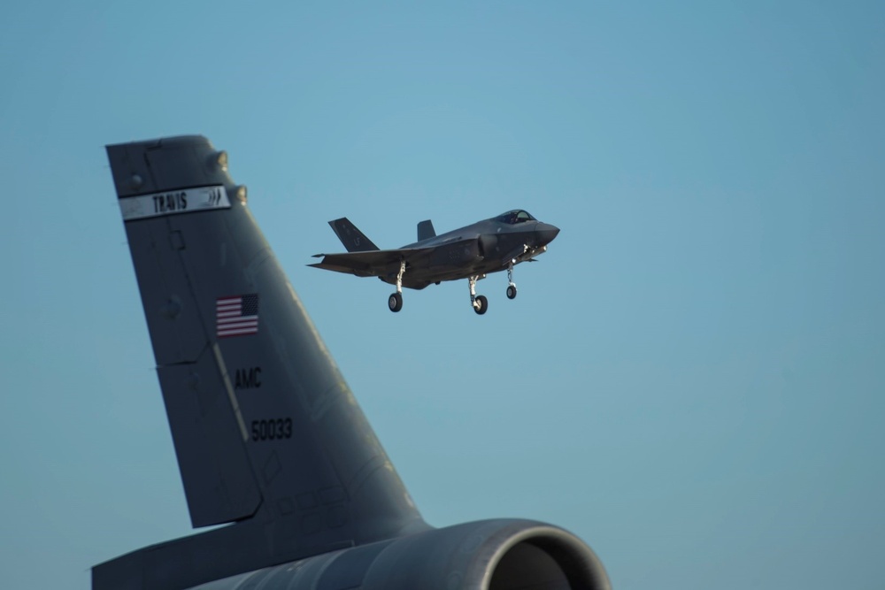 Aviation legends, fighter pilots meet at Travis AFB for look back, look forward