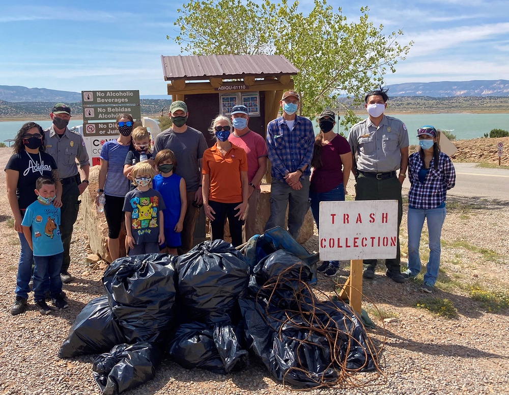 Volunteers participate in National Public Lands Day events in USACE-Albuquerque District