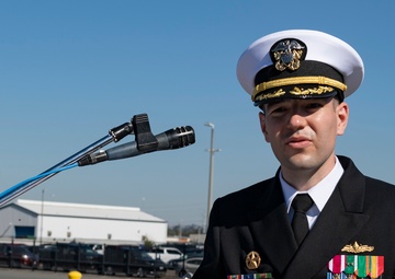 Change of Command Ceremony Held aboard USS Paul Hamilton