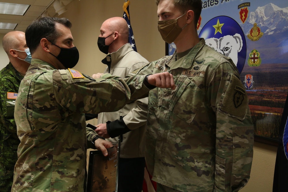 Spartan paratroopers recognized for saving a life