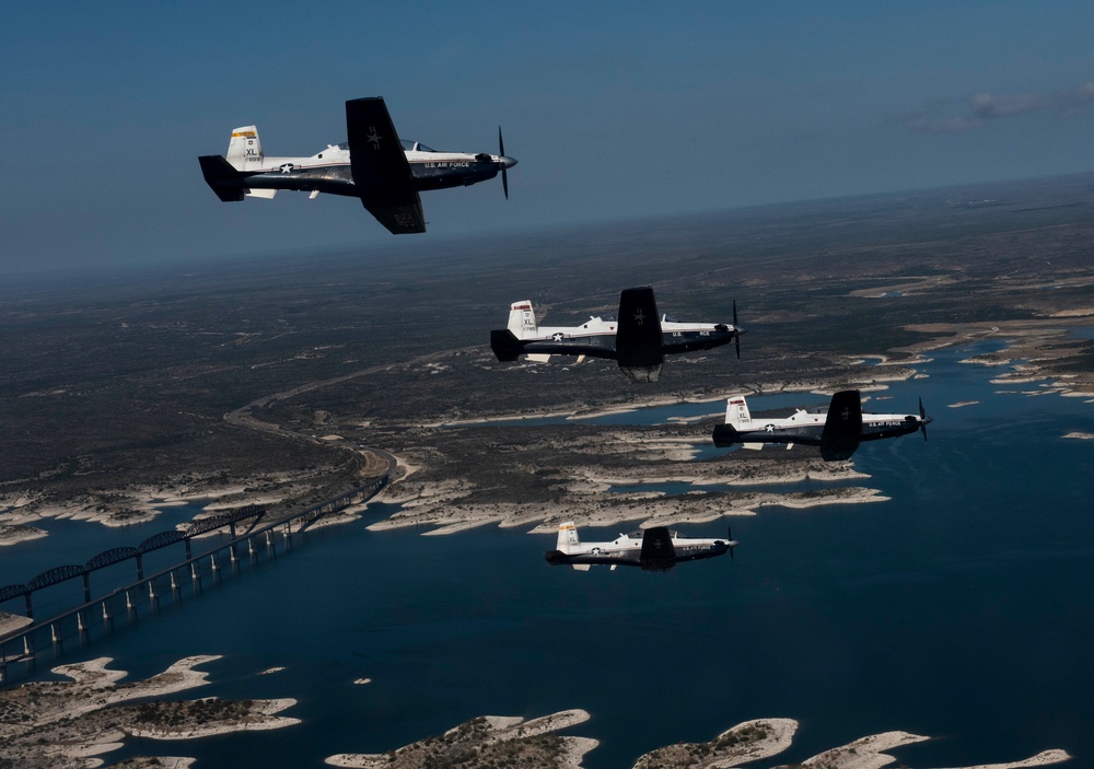 Laughlin and Del Rio Community Showcase Partnership with Veteran’s Day Flyover