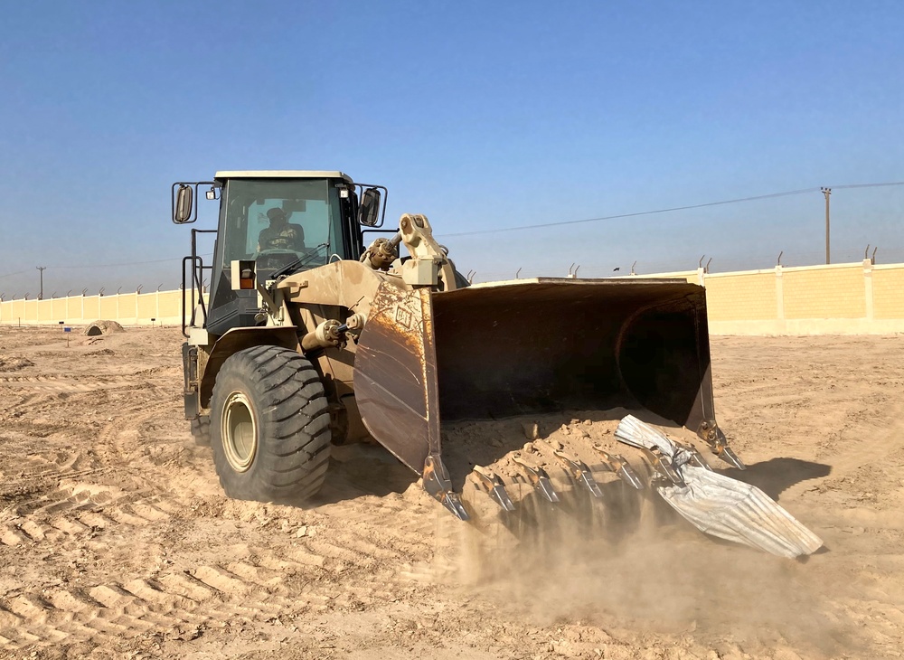 Kuwaiti Land Force School Engineers and U.S. Army Engineers of Task Force Iron Castle collaborate during the Non‐Commissioned Officer Workshop, an Engineer course coordinated by the 16th Engineer Brigade.