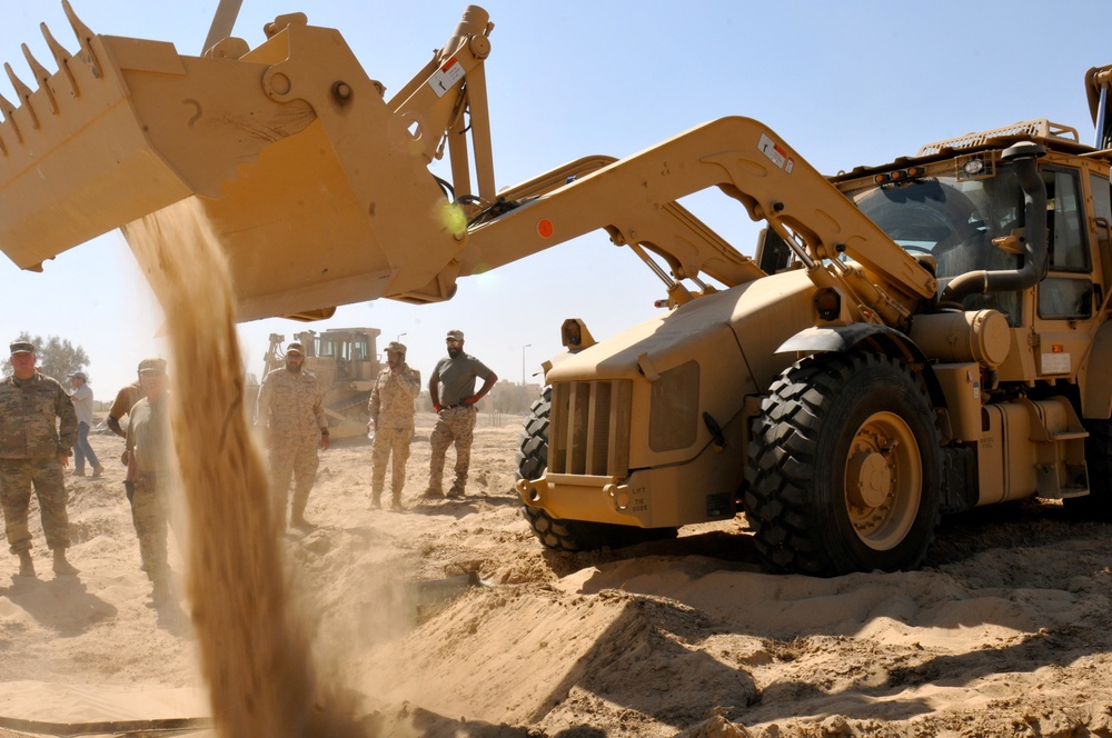 Kuwaiti Land Force School Engineers and U.S. Army Engineers of Task Force Iron Castle collaborate during the Non‐Commissioned Officer Workshop, an Engineer course coordinated by the 16th Engineer Brigade.