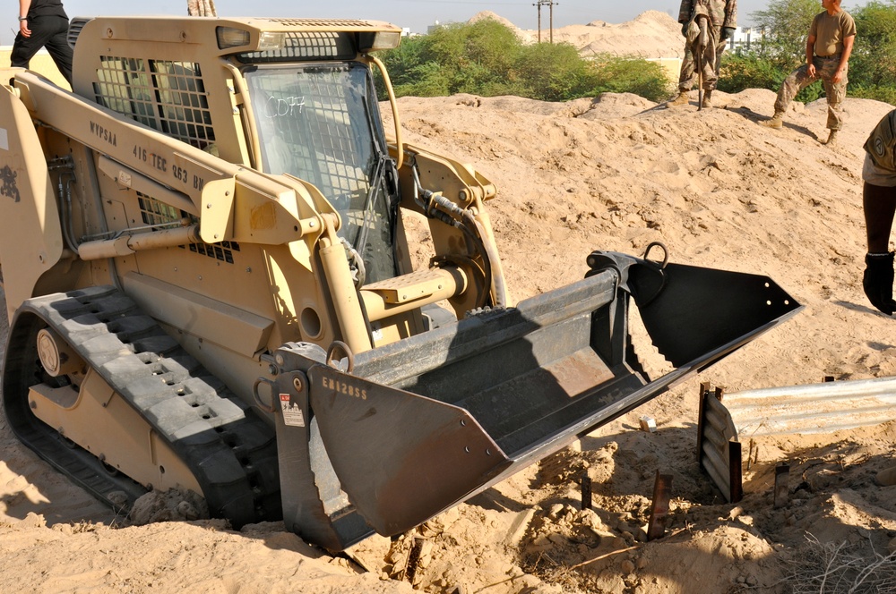 Kuwaiti Land Force School Engineers and U.S. Army Engineers of Task Force Iron Castle collaborate during the Non‐Commissioned Officer Workshop, an Engineer course coordinated by the 16th Engineer Brigade.