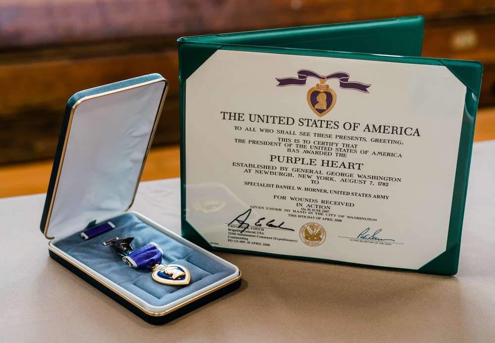 Kansas hero receives Purple Heart