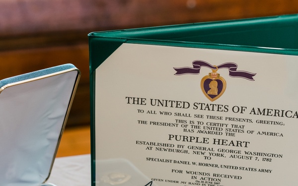 Kansas hero receives Purple Heart