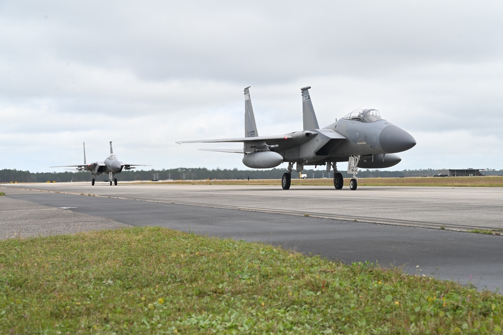 F-15 fighter jets return from storm evacuation