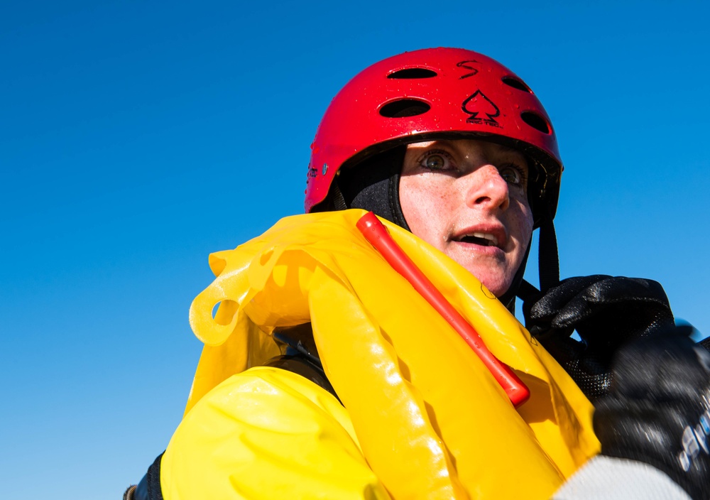 Aircrews refresh skills on water survival tactics