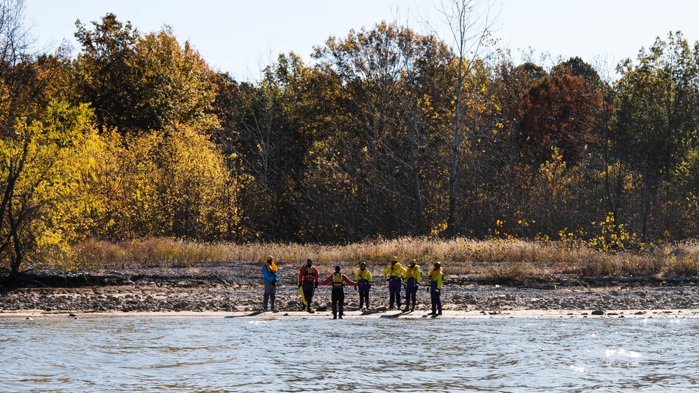 Aircrews refresh skills on water survival tactics