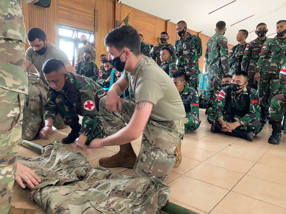 Indonesia Platoon Exchange: Medical Skills Class