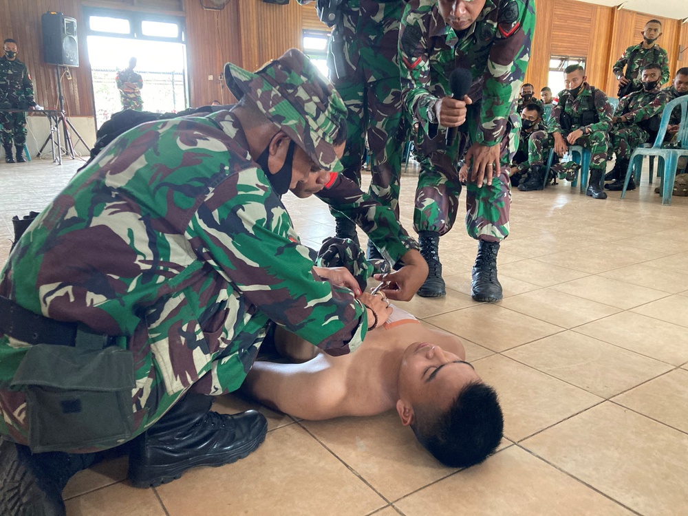 Indonesia Platoon Exchange: Medical Skills Class