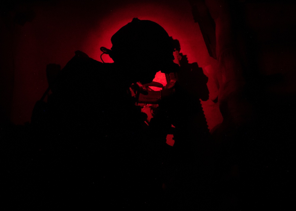 EOD Conducts CQC Training in Guam