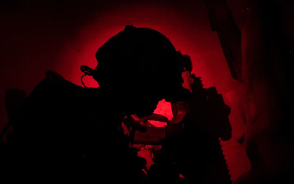 EOD Conducts CQC Training in Guam