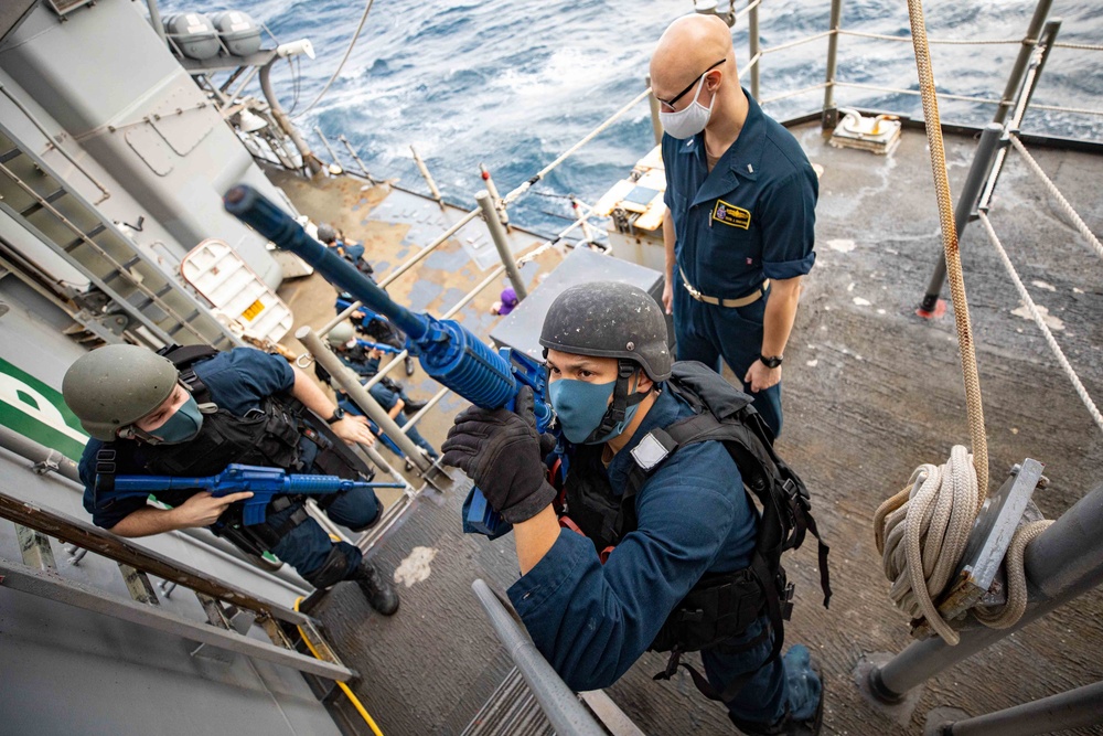 USS Shiloh Undegoes Search and Seizure Exercise