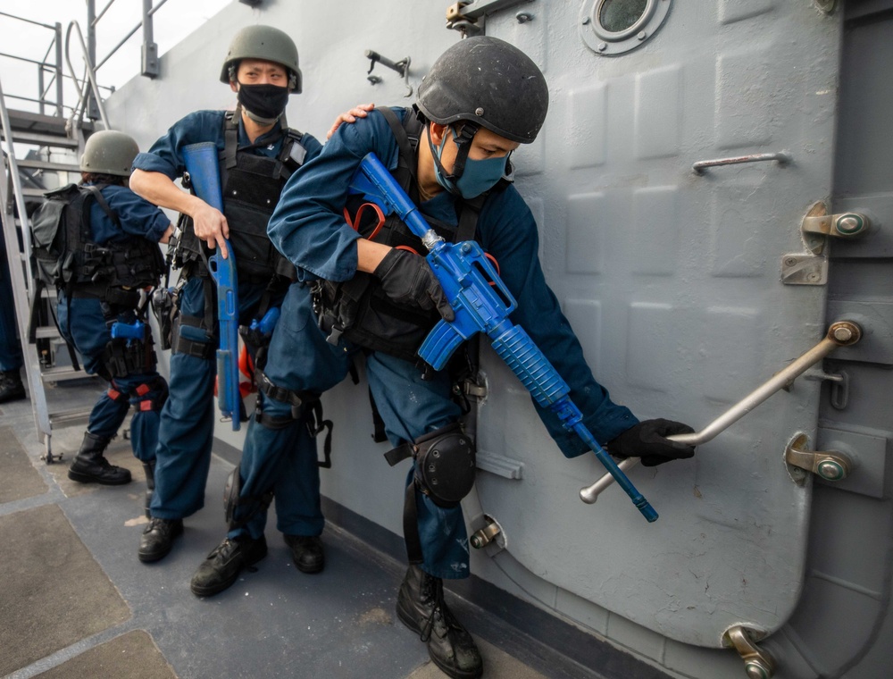 USS Shiloh Sailors Undergo Search and Seizure Exercise