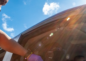 Hawaii Medical Airmen conduct drive-thru flu vaccinations