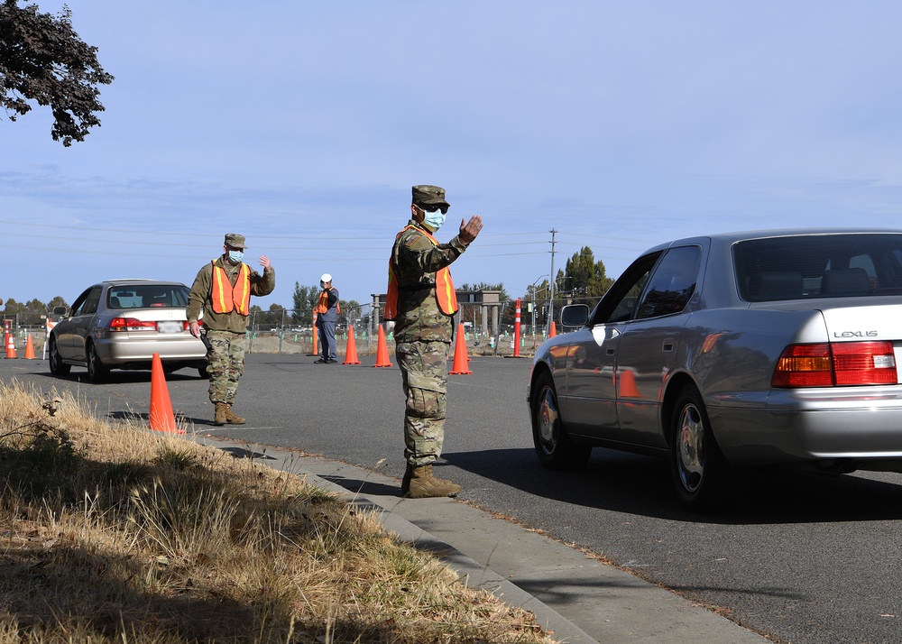 Cal Guard supports Sac County drive-thru flu clinic