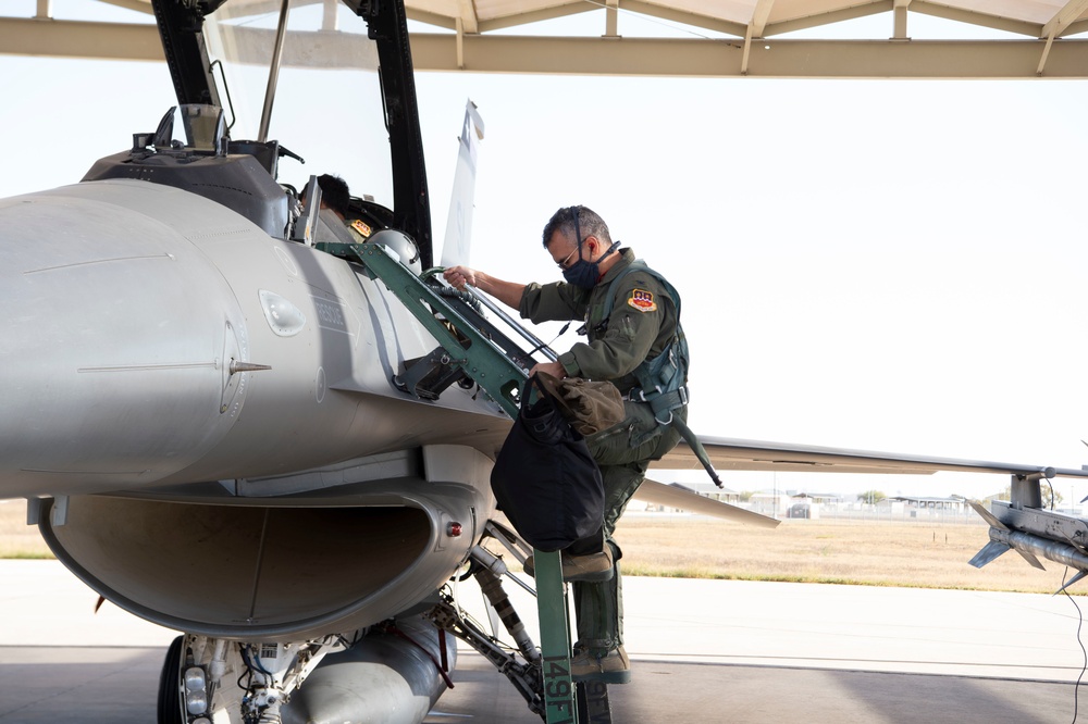 Col Raul Rosario 3000 Hours Flight