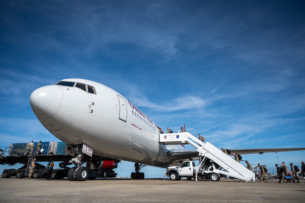 1st Fighter Wing Raptors deploy to support WestPac