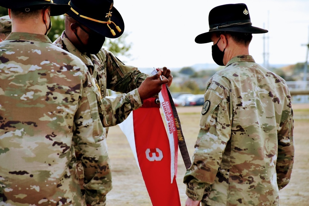 Brave Rifles Nomad Troop Receives Armor and Cavalry Leadership Award
