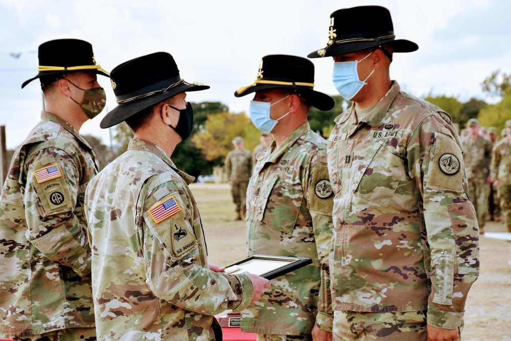 Brave Rifles Nomad Troop Receives Armor and Cavalry Leadership Award