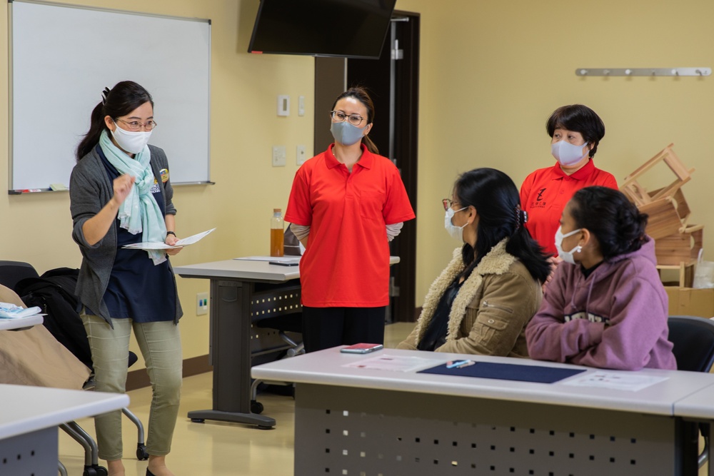 MCAS Iwakuni Residents Attend Tenkoku Stamp Class