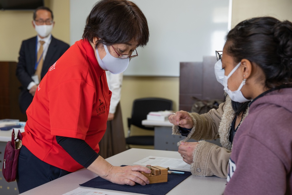 MCAS Iwakuni Residents Attend Tenkoku Stamp Class