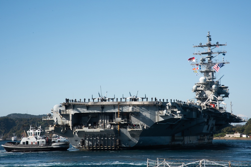 DVIDS Images The USS Ronald Reagan to Yokosuka [Image 1