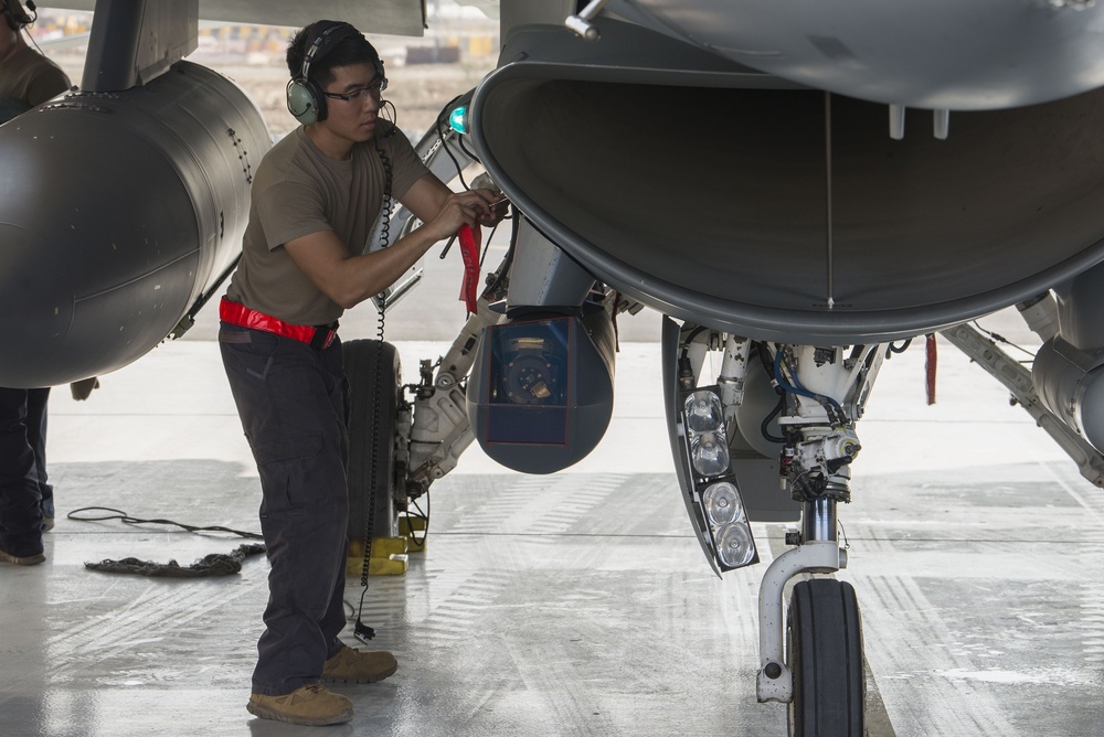 Spangdahlem F-16s demonstrate deployment capabilities to USCENTCOM