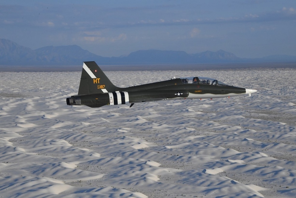 586 FLTS testing software management program for aircraft