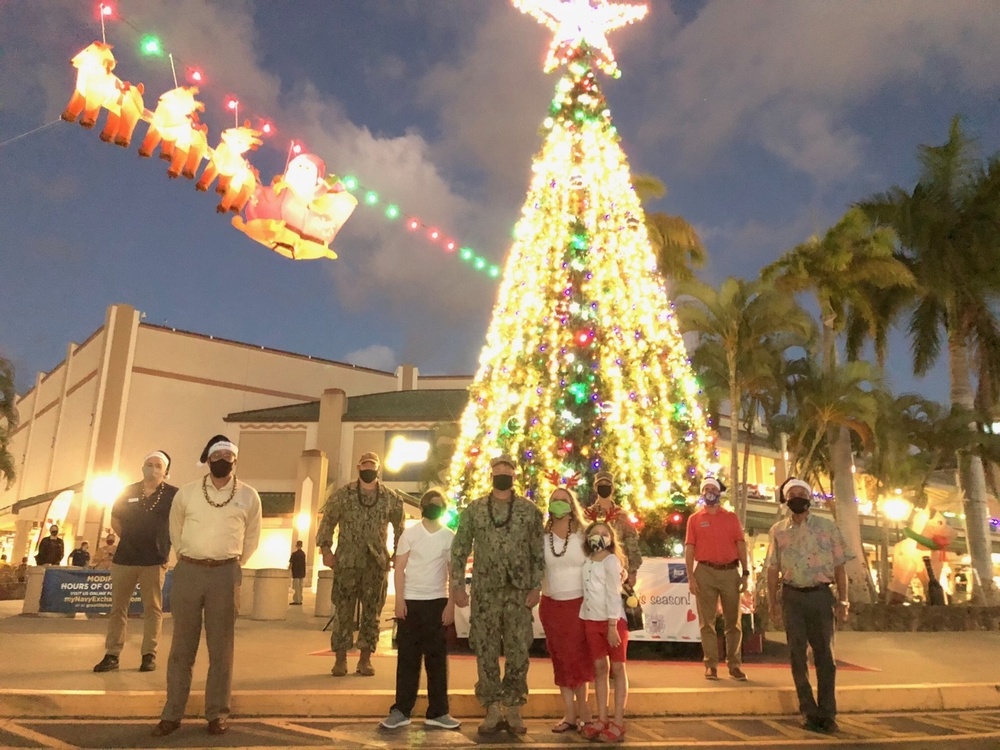 NEX Pearl Harbor Lights Tree Ahead of the Holiday Season