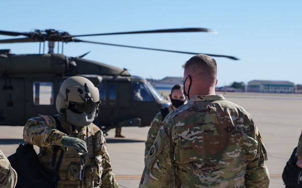 Aviation Center of Excellence Commanding General Visits 160th SOAR (Abn)